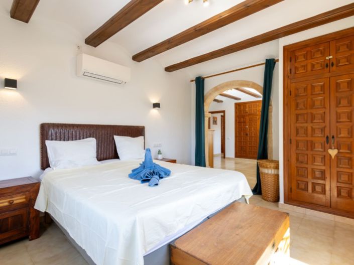 Image No.17-4 Bed Villa for sale