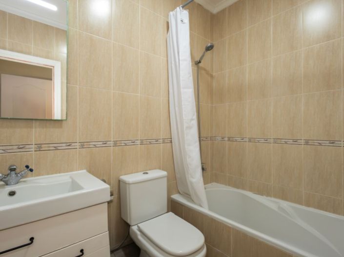 Image No.14-2 Bed House for sale