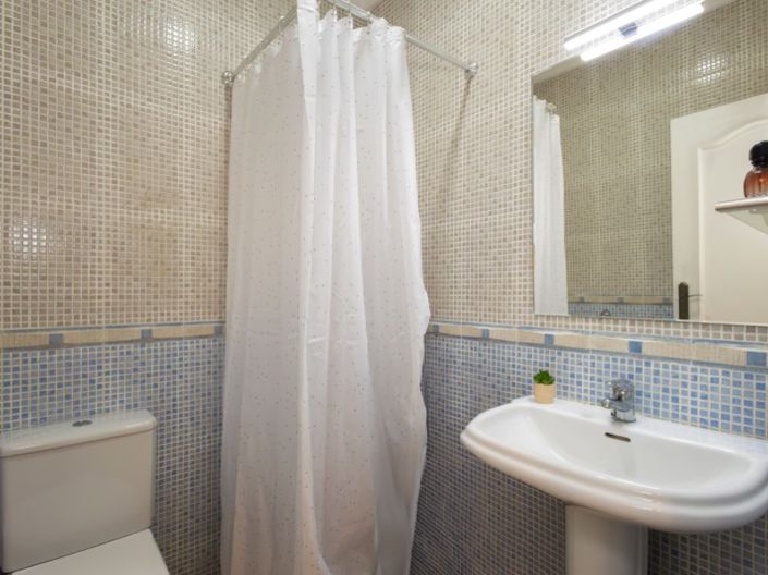 Image No.17-2 Bed House for sale