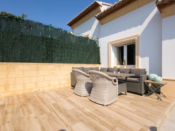 Image No.18-2 Bed House for sale