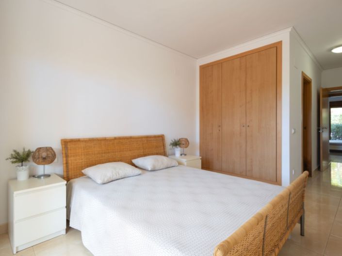 Image No.24-3 Bed Apartment for sale