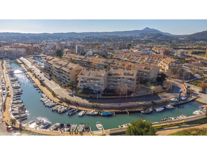 Image No.12-2 Bed Apartment for sale