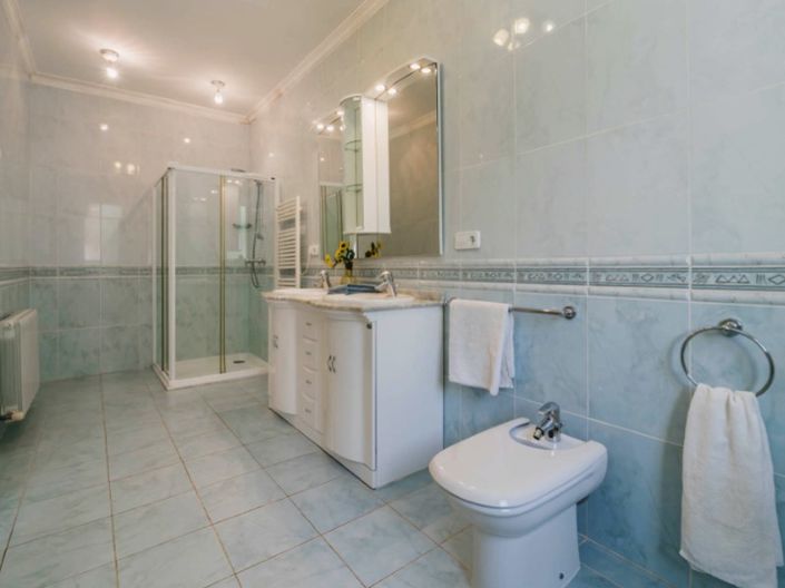 Image No.10-3 Bed Villa for sale