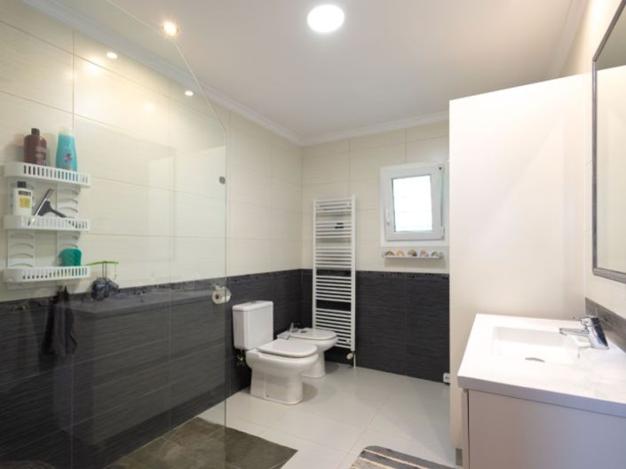 Image No.18-2 Bed Villa for sale