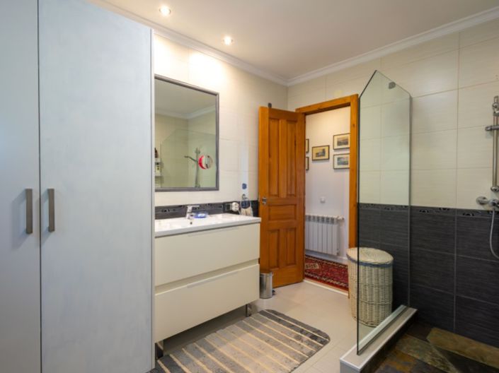 Image No.19-2 Bed Villa for sale