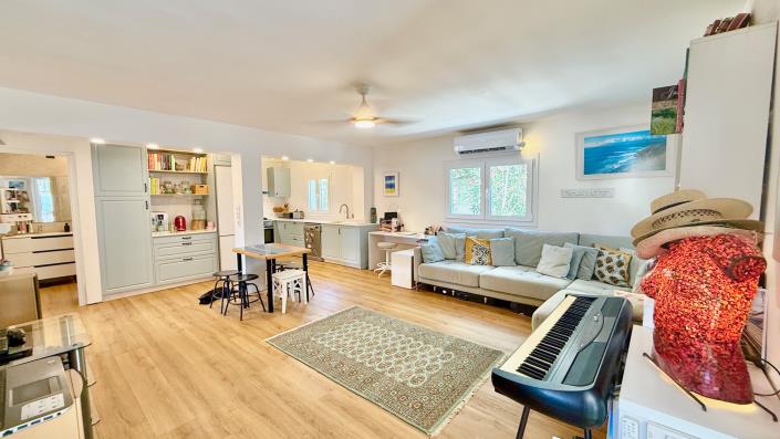 Image No.2-3 Bed Country House for sale