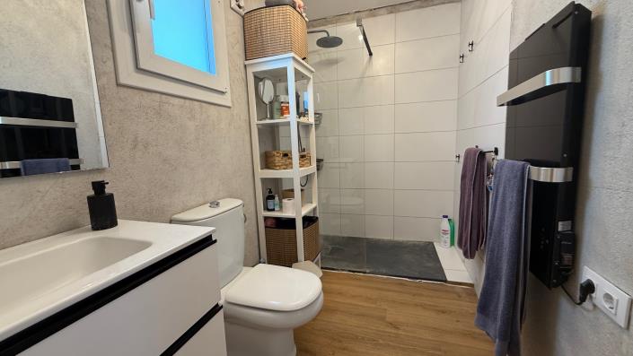 Image No.17-3 Bed Country House for sale