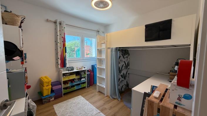 Image No.18-3 Bed Country House for sale