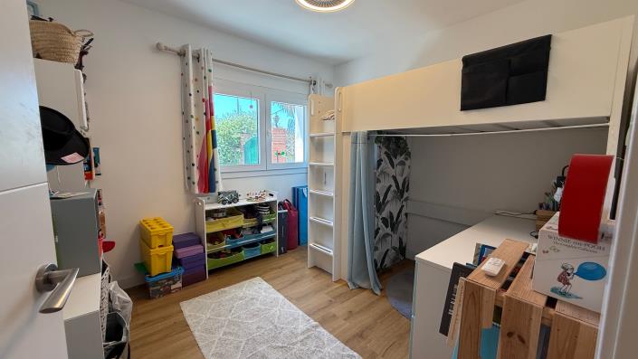 Image No.19-3 Bed Country House for sale