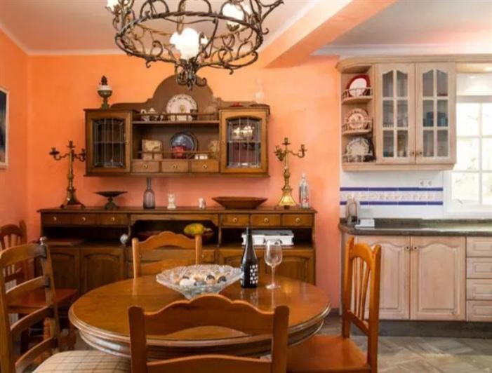 Image No.10-3 Bed Property for sale