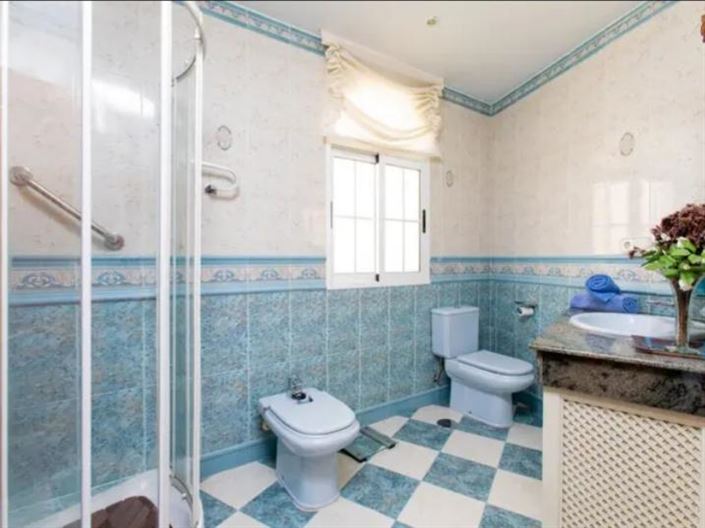 Image No.19-3 Bed Property for sale