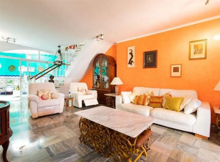 Image No.5-3 Bed Property for sale