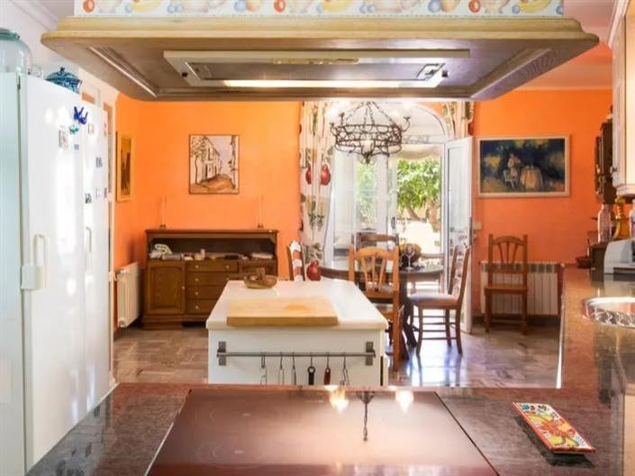 Image No.6-3 Bed Property for sale