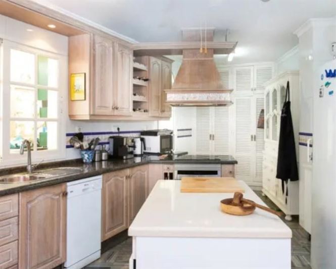 Image No.9-3 Bed Property for sale