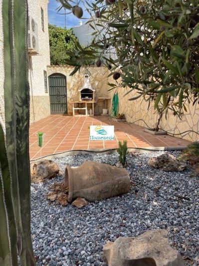 Image No.24-3 Bed Property for sale