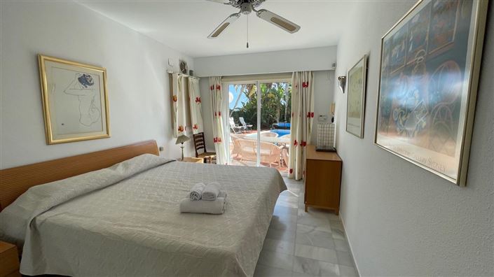 Image No.14-4 Bed Property for sale