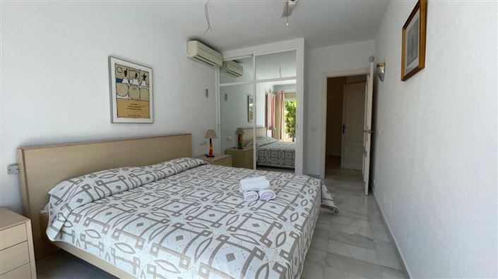 Image No.21-4 Bed Property for sale