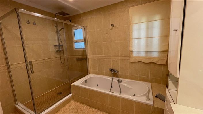 Image No.24-4 Bed Property for sale