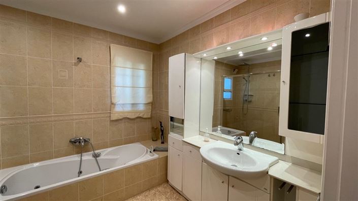 Image No.25-4 Bed Property for sale