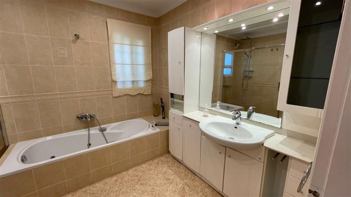 Image No.26-4 Bed Property for sale