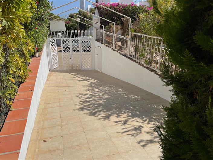 Image No.40-4 Bed Property for sale