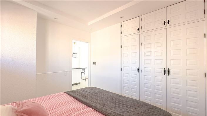 Image No.11-2 Bed Property for sale