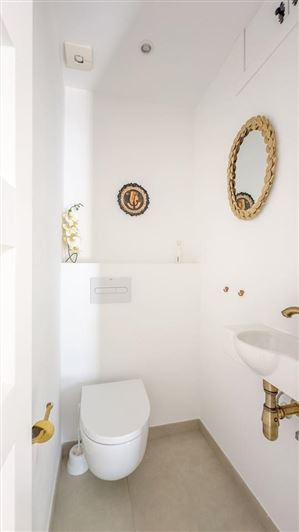 Image No.12-2 Bed Property for sale