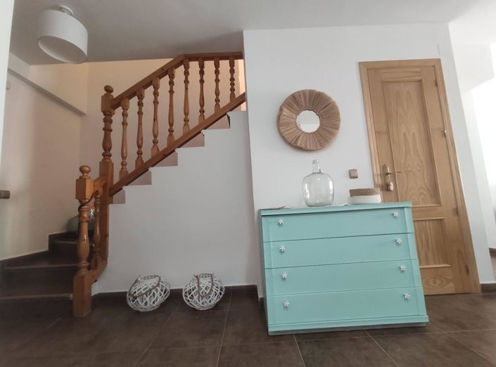 Image No.12-3 Bed Property for sale