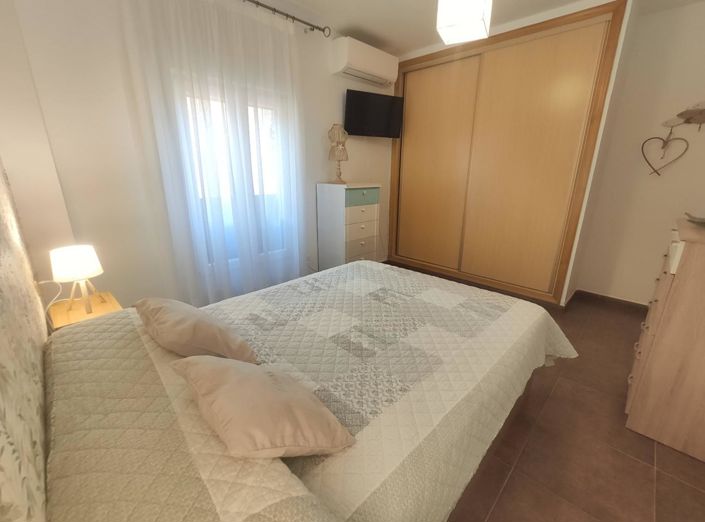 Image No.20-3 Bed Property for sale