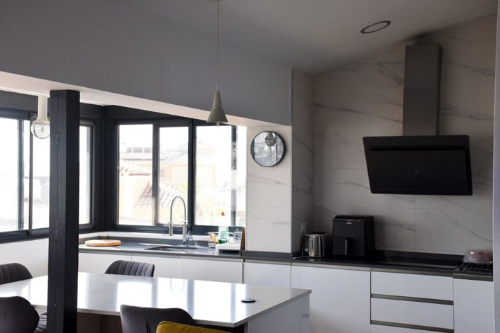 Image No.16-3 Bed Property for sale