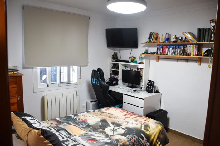 Image No.18-3 Bed Property for sale