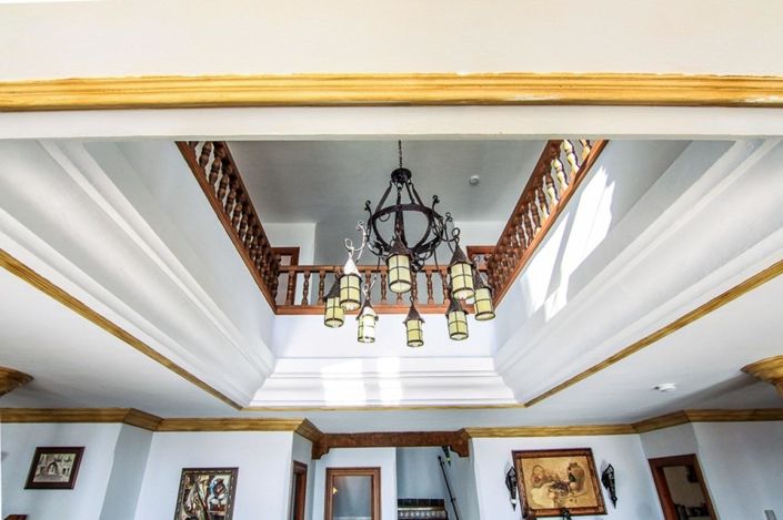 Image No.12-7 Bed Property for sale