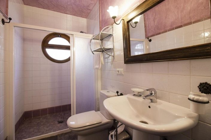 Image No.29-7 Bed Property for sale