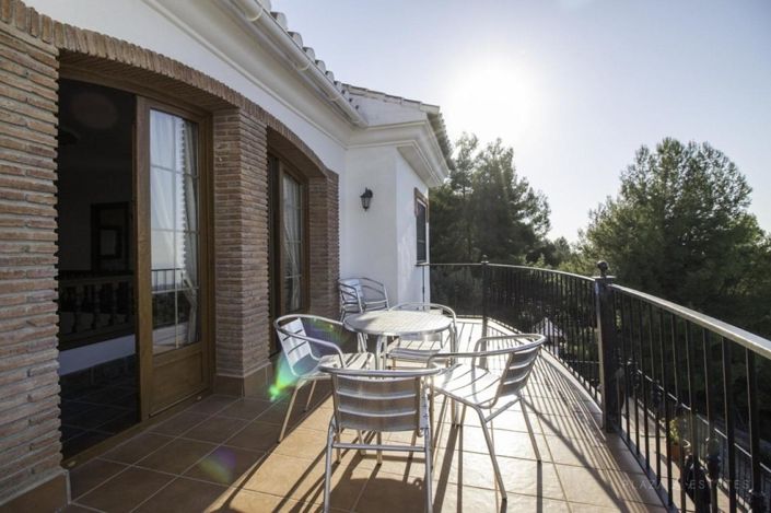 Image No.31-7 Bed Property for sale