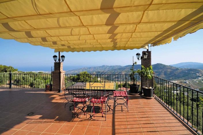 Image No.32-7 Bed Property for sale