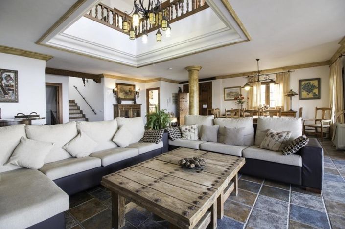 Image No.4-7 Bed Property for sale