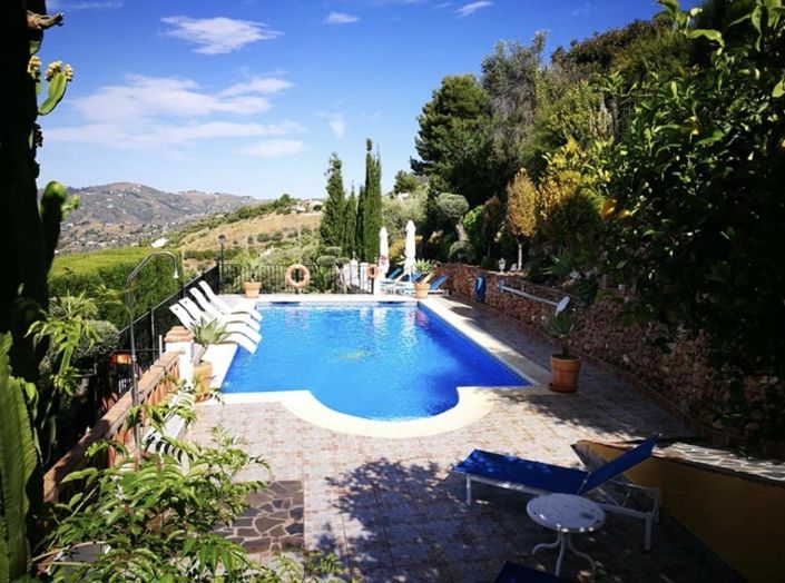 Image No.46-7 Bed Property for sale