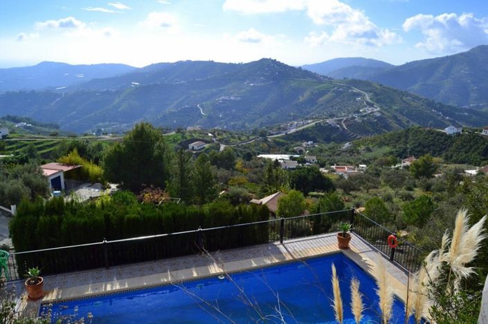 Image No.48-7 Bed Property for sale