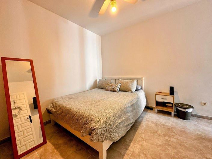 Image No.12-2 Bed Property for sale