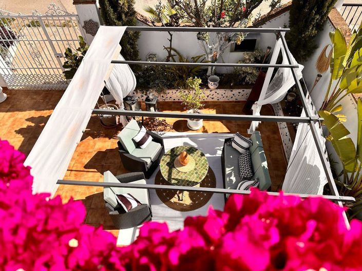 Image No.21-2 Bed Property for sale