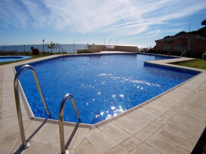 Image No.28-2 Bed Property for sale