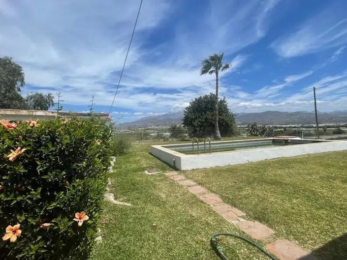 Image No.3-10 Bed Property for sale