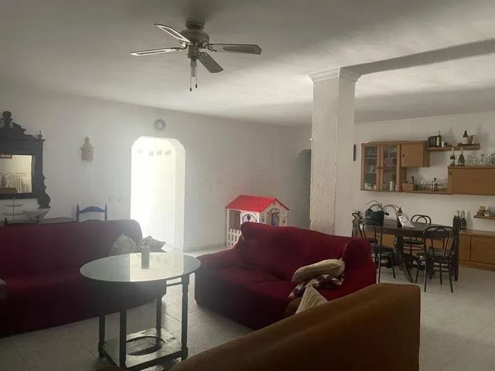 Image No.7-10 Bed Property for sale