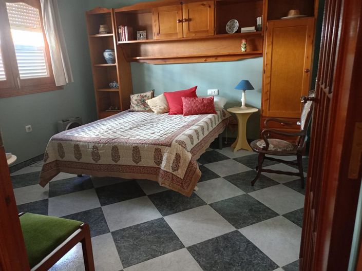 Image No.12-2 Bed Property for sale