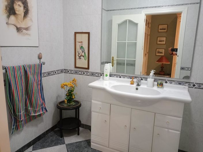 Image No.25-2 Bed Property for sale