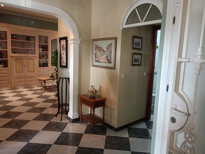 Image No.7-2 Bed Property for sale