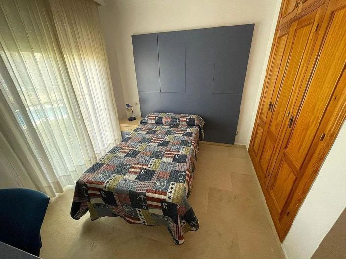 Image No.15-3 Bed Property for sale