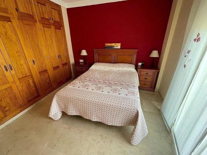 Image No.19-3 Bed Property for sale