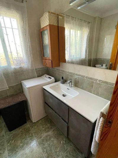 Image No.26-3 Bed Property for sale