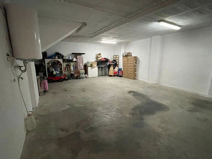 Image No.32-3 Bed Property for sale